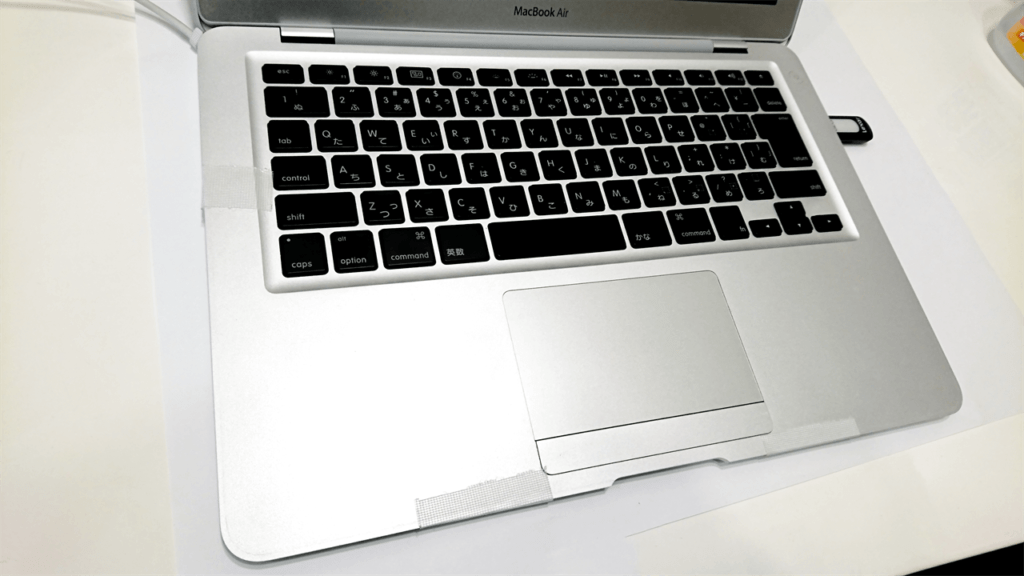 1600円で買ったMacBook Airを直してみた話 – あの角を曲がれば、かぼしー