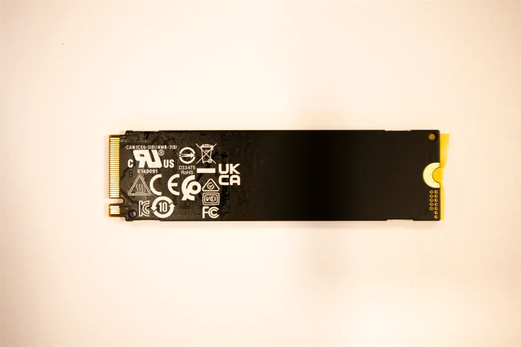 ASUS VivoBook 15 M515に取り付けられていたSSD(裏)