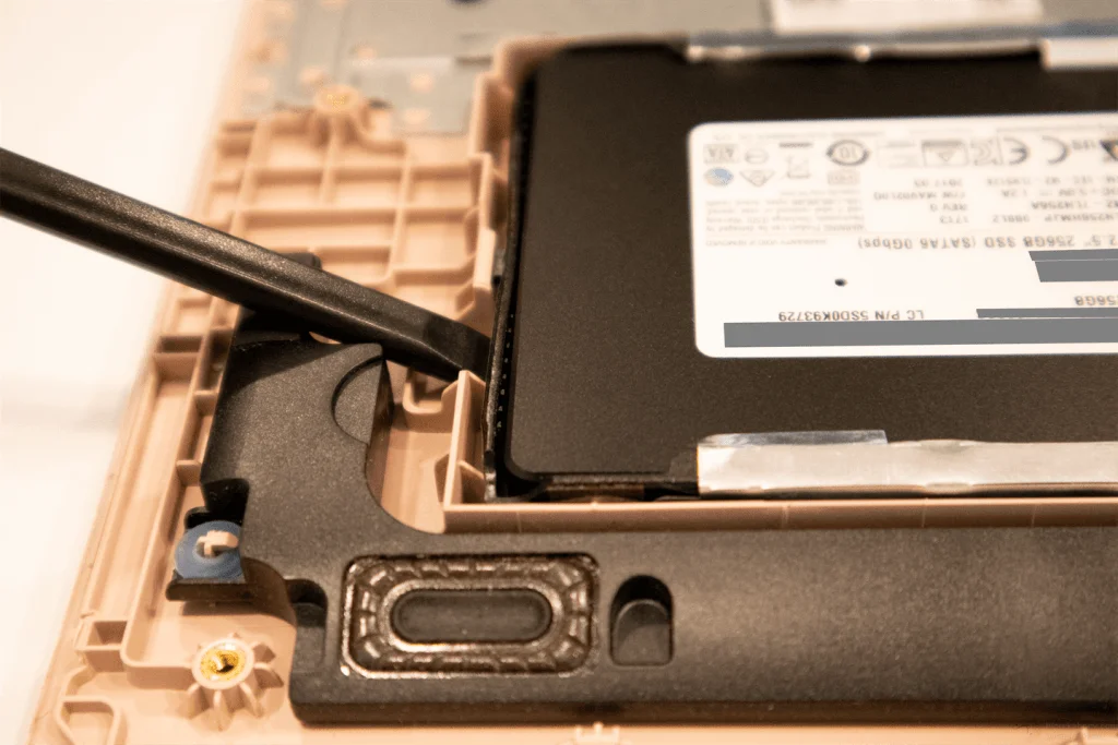 Lenovo IdeaPad 320のメモリ、ストレージ換装・増設手順 – あの角を