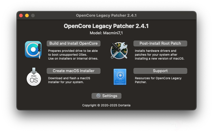 OpenCore Legacy Patcherのメインメニュー。メインメニューにはOpenCore Legacy Patcher 2.4.1と記載されており、その下にはターゲットモデルであるMacmini7,1との表記がある。